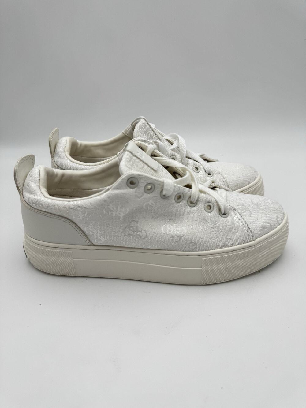 Guess Women’s White Logo Platform Sneakers Lace Up Casual Shoes Size 7
